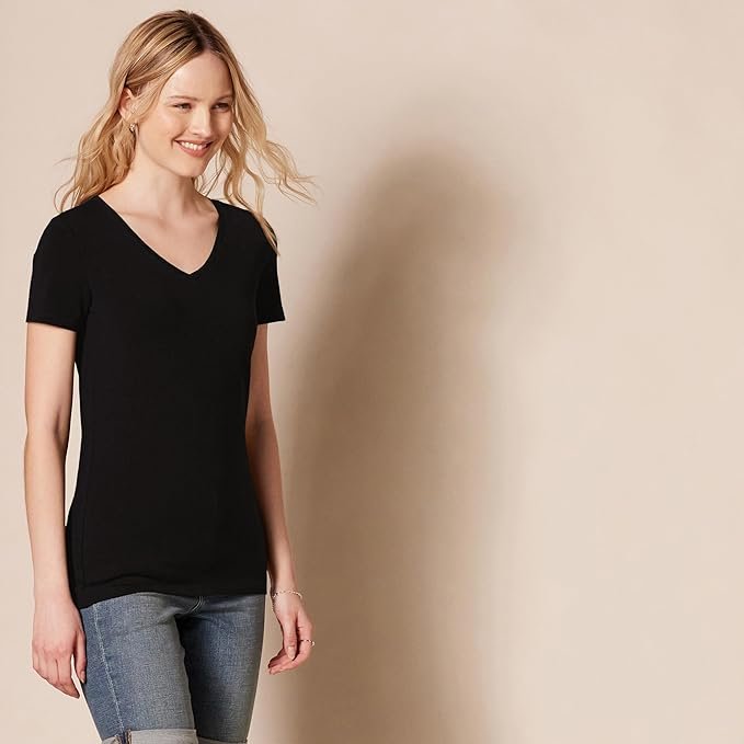 Playera negra de cuello V para dama